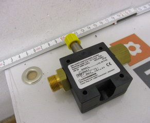 Расходомер
Durchflussmesser
Typbezeichnung: RRI-010PI/AQ072V10KPS
Nennweite: DN 010
Anschlussadapter: Innen-Aussen G 3/8
Werkstoff Anschlussadapter: Messing (blank)
Werkstoff Gehäuse: PPS (Soudronic)
Druckstufe: PN 16
Medientemperatur: 0..+60 °C
Einströmbohrung: 7,2 mm
Sonder-Messbereich: 0,5 - 12 l/min H2O
Dichtungswerkstoff: FKM
Rotor: PVDF, mit 10 Klammern
Klammernwerkstoff: Edelstahl 1.4310
Achse: Zirkonium
Lager: Iglidur X
Ausgangsschaltung: PNP
Ausgang: 11..29 V Rechtecksignal
Versorgungsspannung: 12..30 V DC
El. Anschluss: Sensor für Rundsteckverb. M12x1
Schutzart: IP 65
Spezifikation: Soudronic (gelbes Label) Honsberg (member of GHM Group)